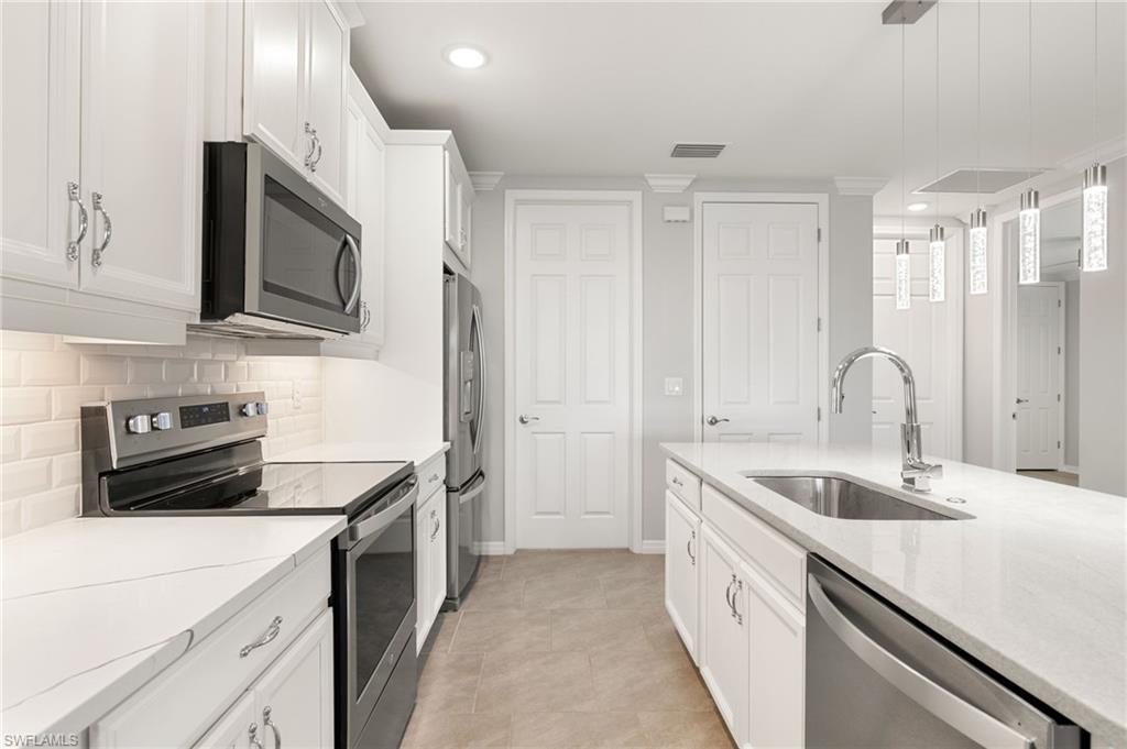 14618 Edgewater CIR