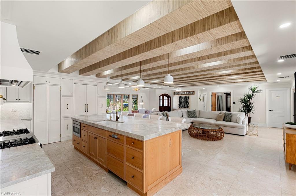 941 Scott DR