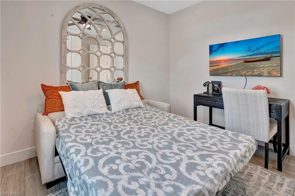 23272 W El Dorado AVE