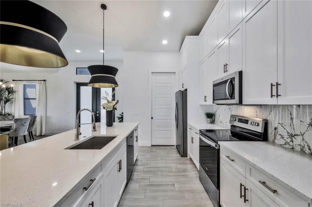 23272 W El Dorado AVE