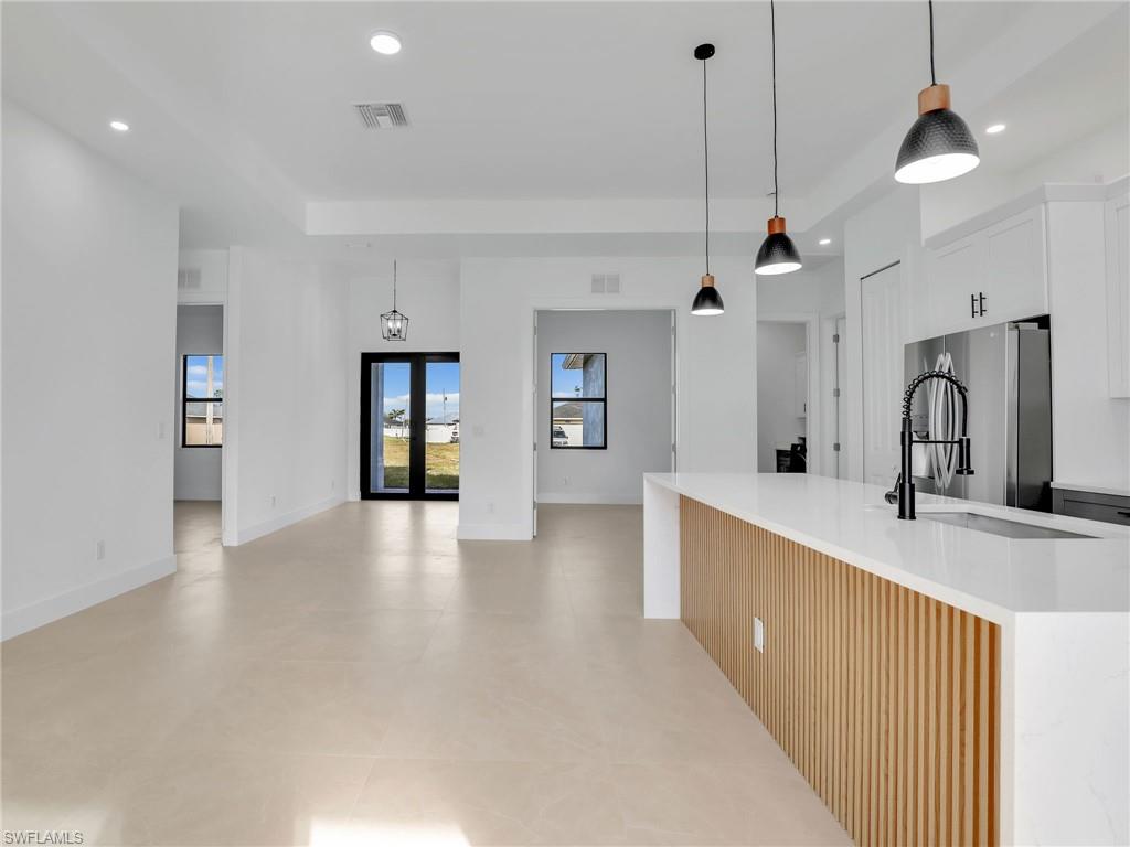 2405 NW 9th PL