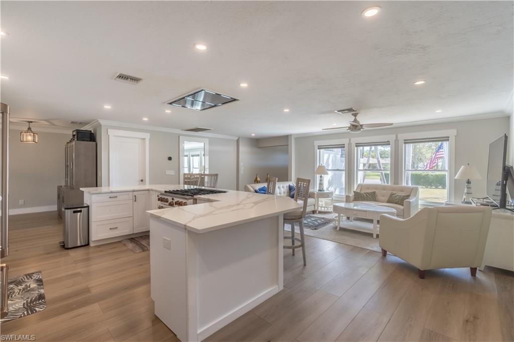 2237 Kings Lake BLVD