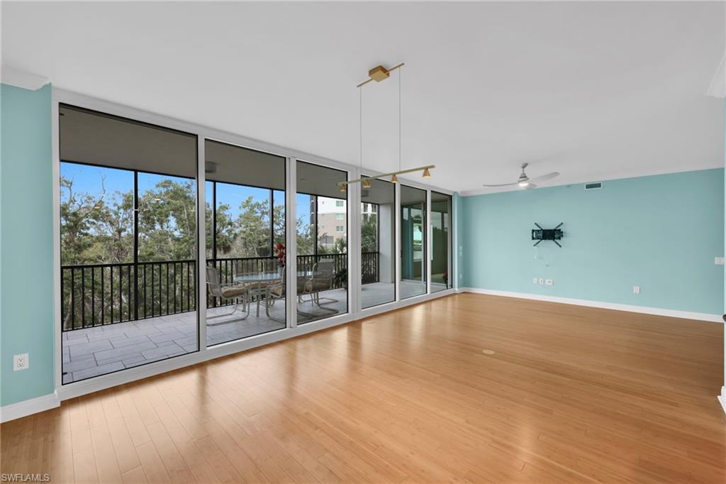 455 Cove Tower DR # 303