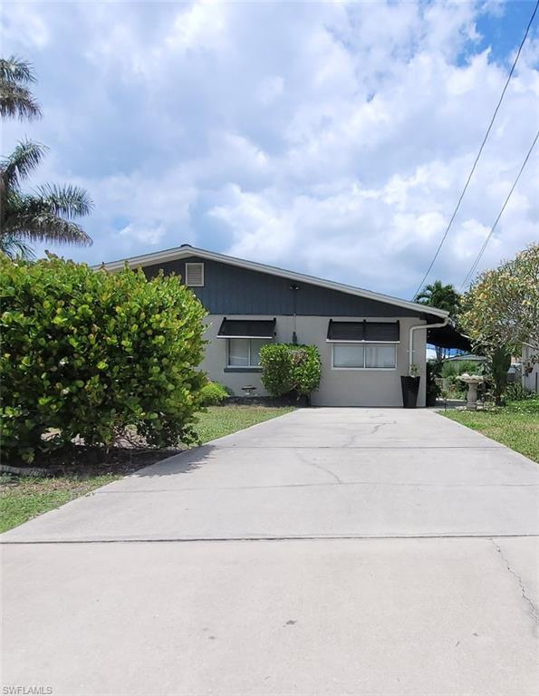 9 Pelican ST W