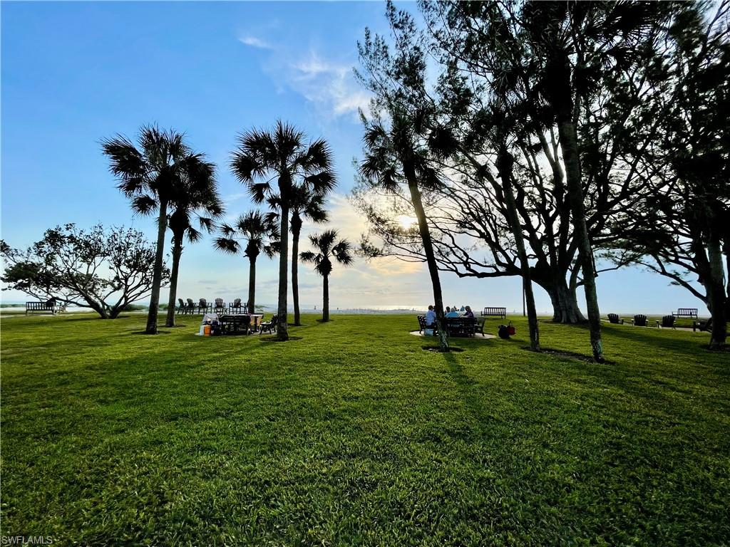 1900 Alamanda DR # 204