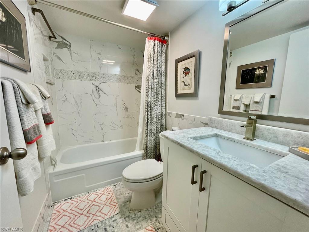 1900 Alamanda DR # 204