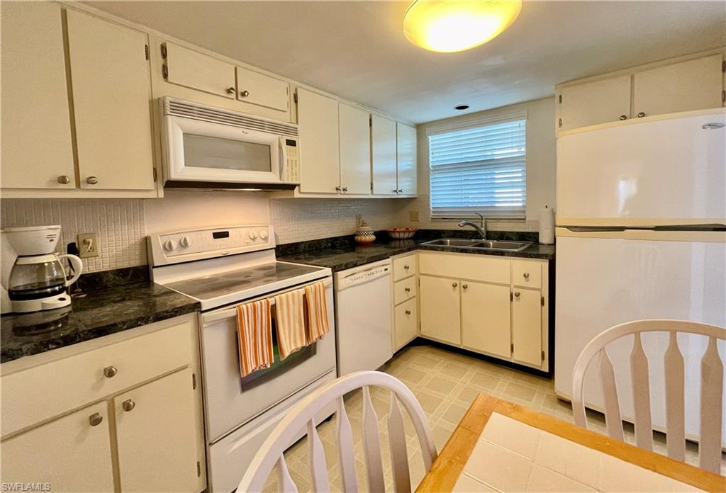 1900 Alamanda DR # 204