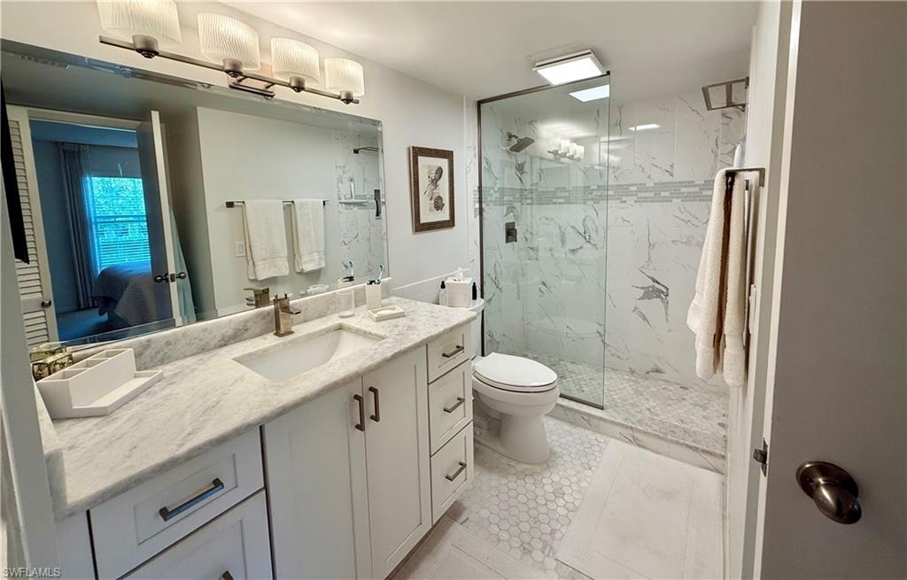 1900 Alamanda DR # 204