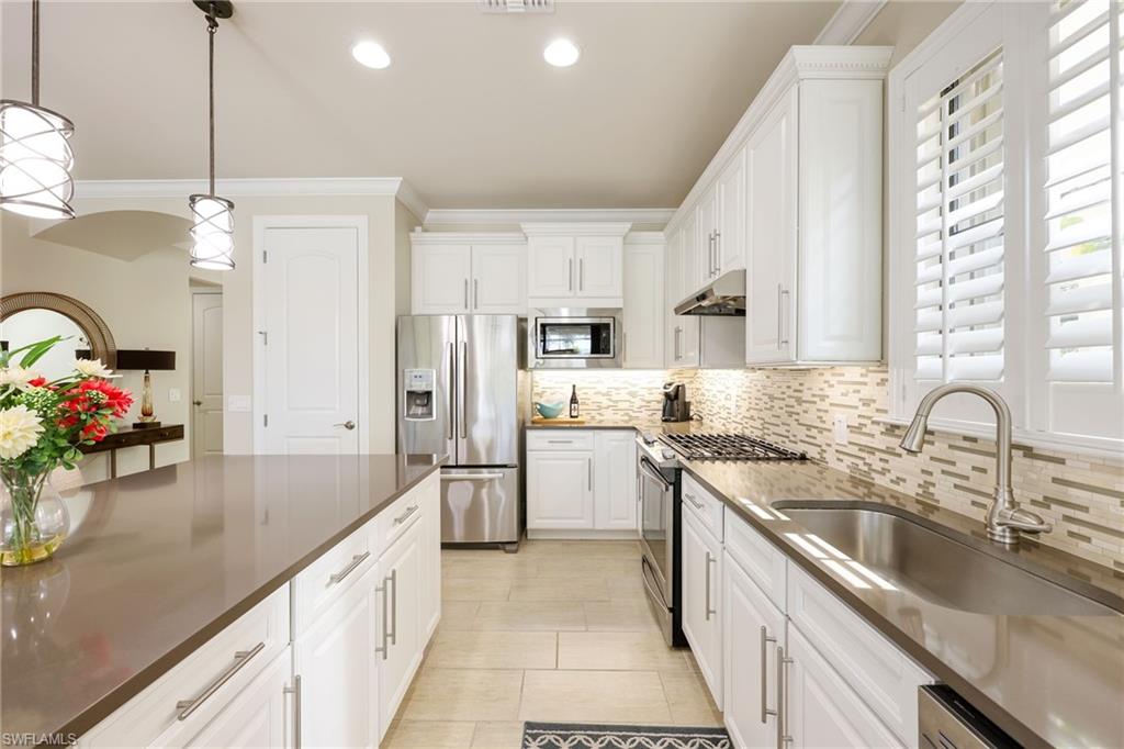 7128 Lily WAY