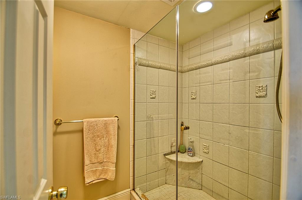 4031 Gulf Shore BLVD N # 8E