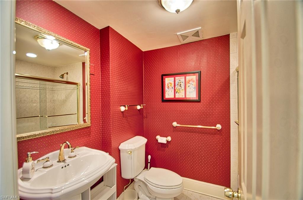 4031 Gulf Shore BLVD N # 8E