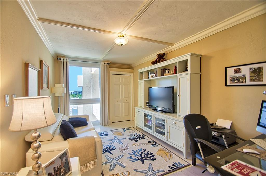 4031 Gulf Shore BLVD N # 8E