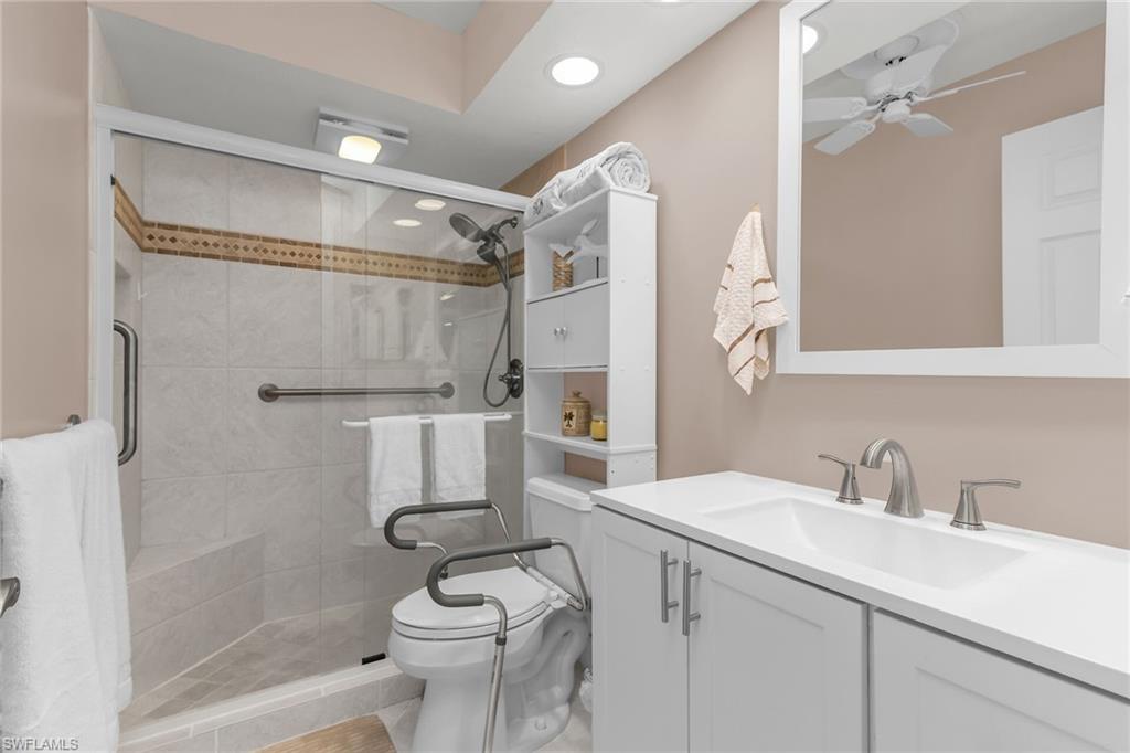 320 Seaview CT # 1201