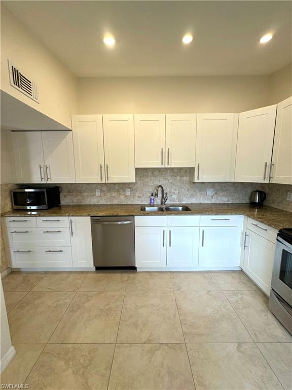 3207 Horse Carriage WAY # 406