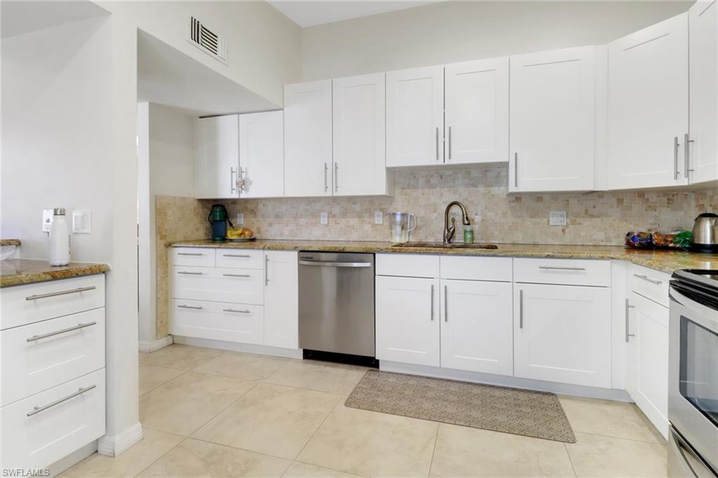 3207 Horse Carriage WAY # 406