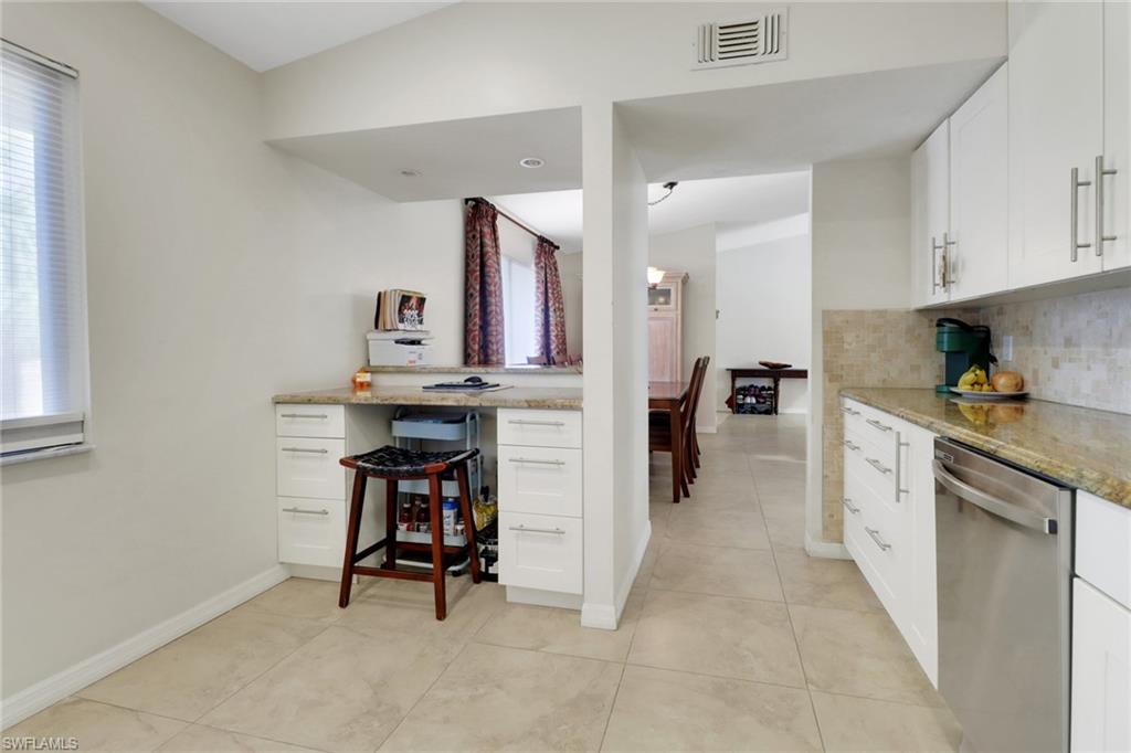 3207 Horse Carriage WAY # 406