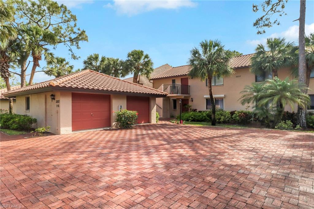 3207 Horse Carriage WAY # 406