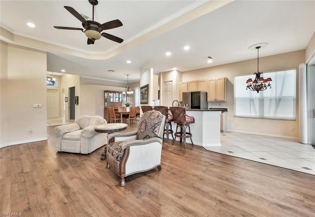 317 Harvard LN