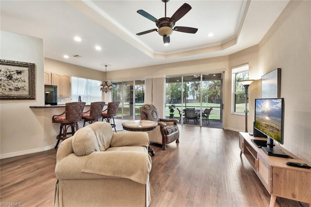 317 Harvard LN
