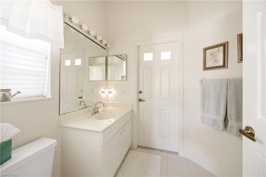 597 Lambton LN