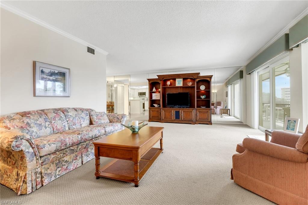 3399 Gulf Shore BLVD N # 303