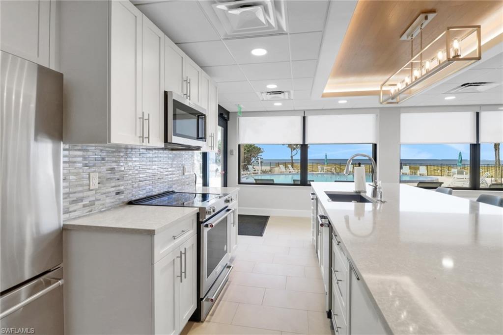 3399 Gulf Shore BLVD N # 303