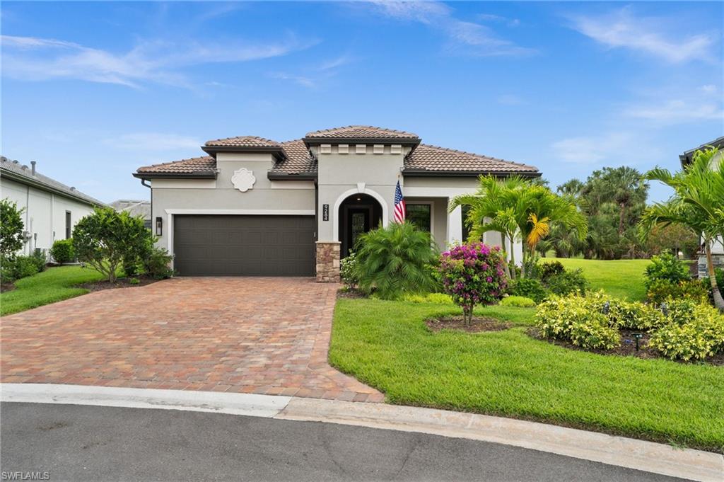9284 Cormorant DR