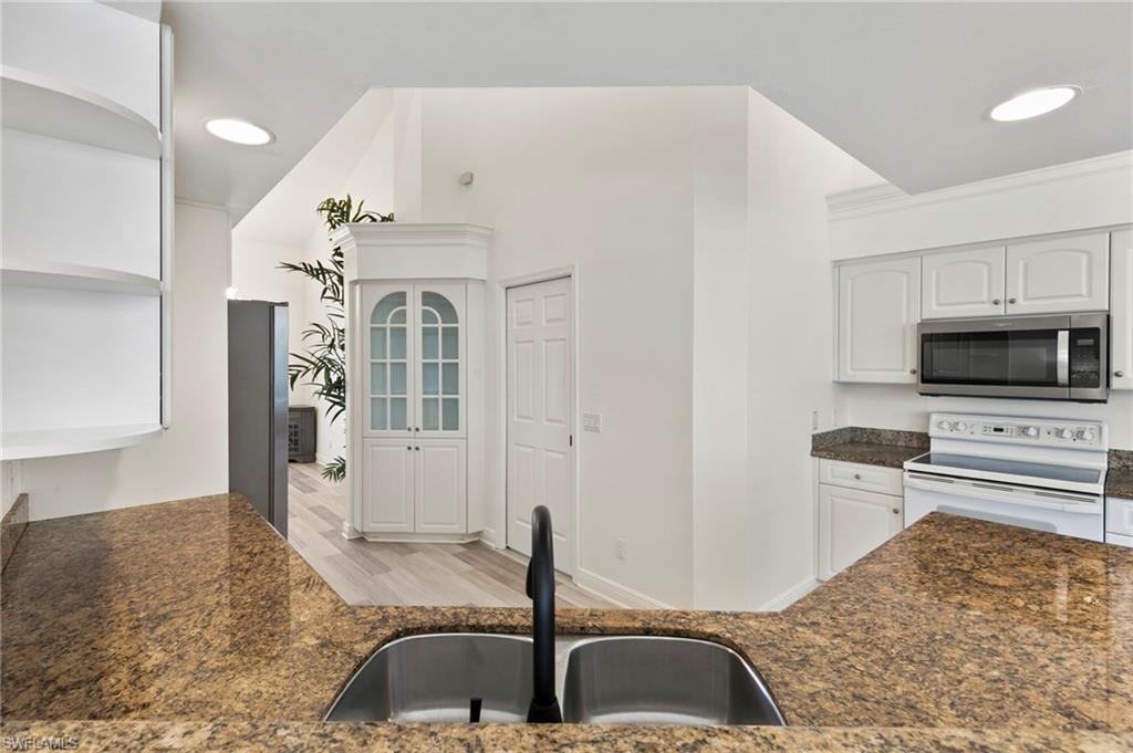 7 Blue Hill CT