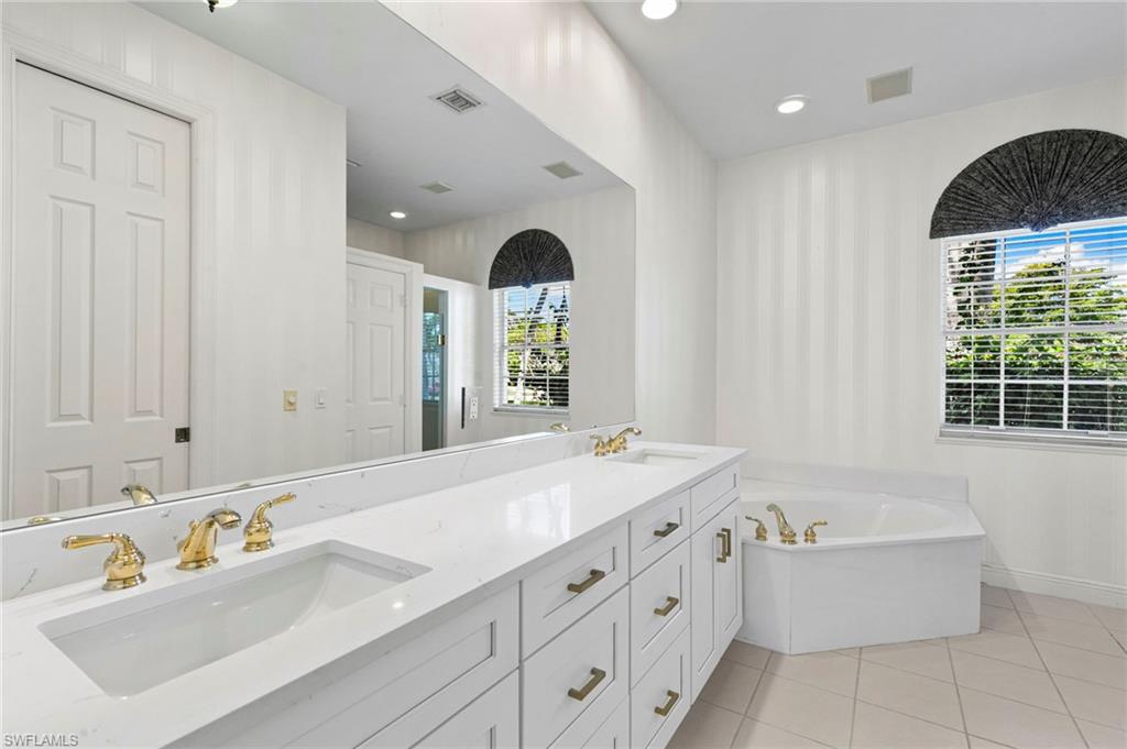 7 Blue Hill CT