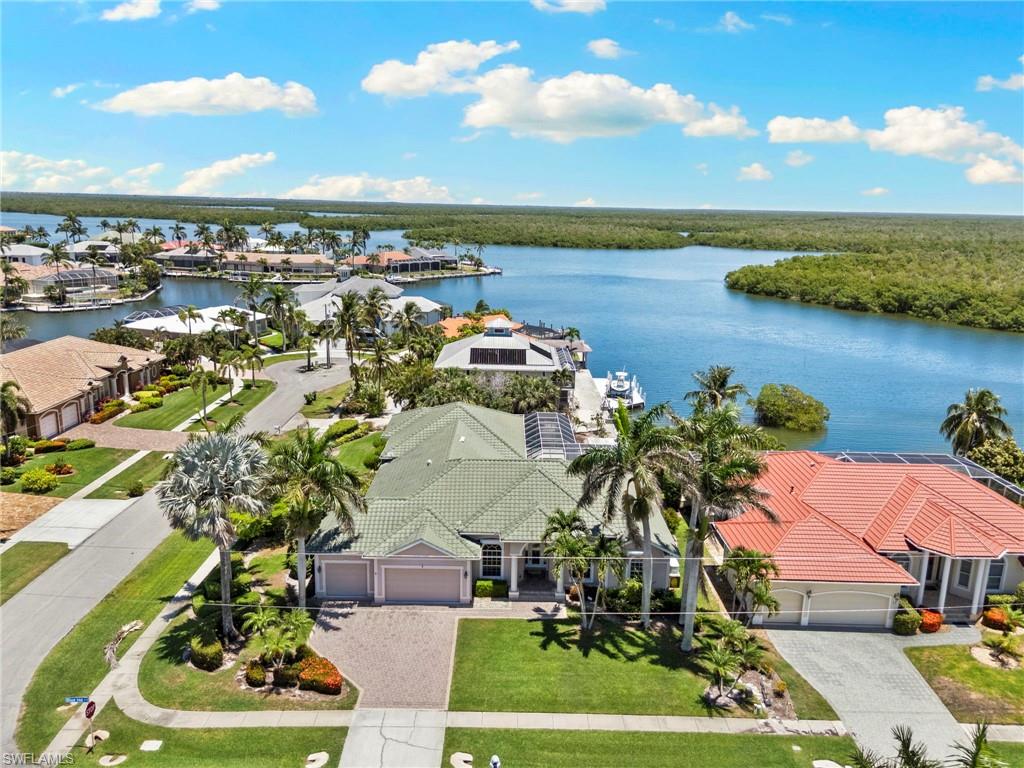 7 Blue Hill CT
