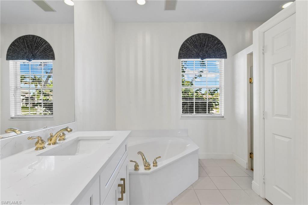 7 Blue Hill CT