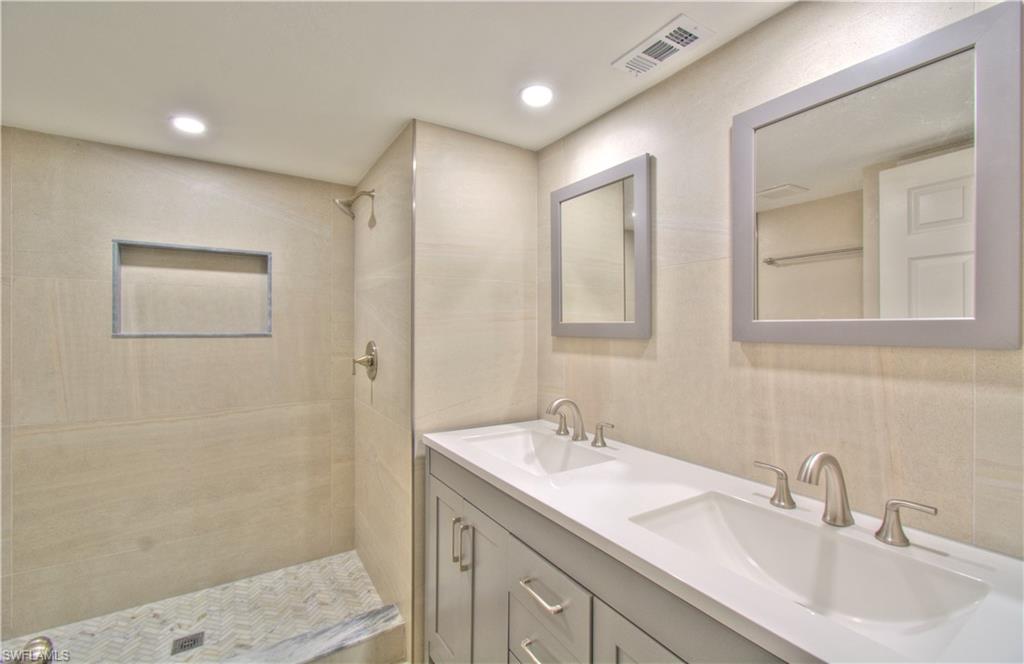 2360 Naples Trace CIR Unit: 4-406