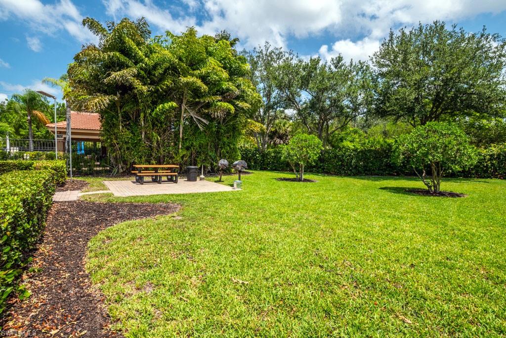 6900 Huntington Lakes CIR # 102