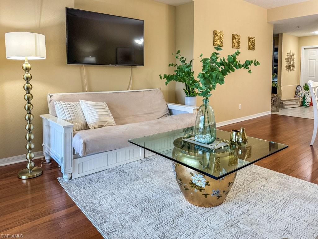 6900 Huntington Lakes CIR # 102