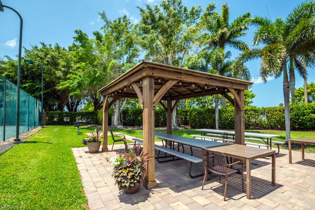 6900 Huntington Lakes CIR # 102