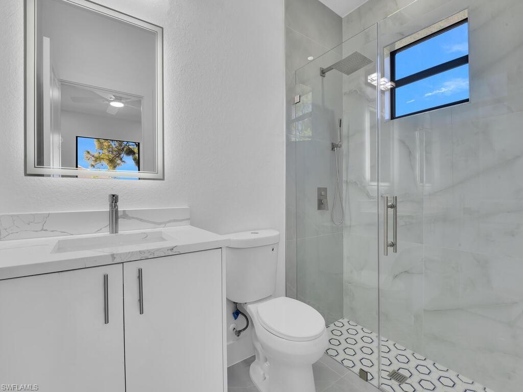 4709/4711 21st ST SW