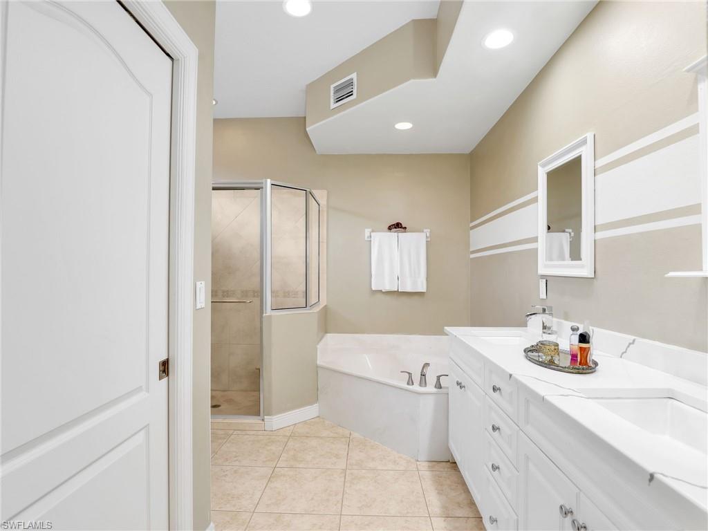 8627 Ibis Cove CIR
