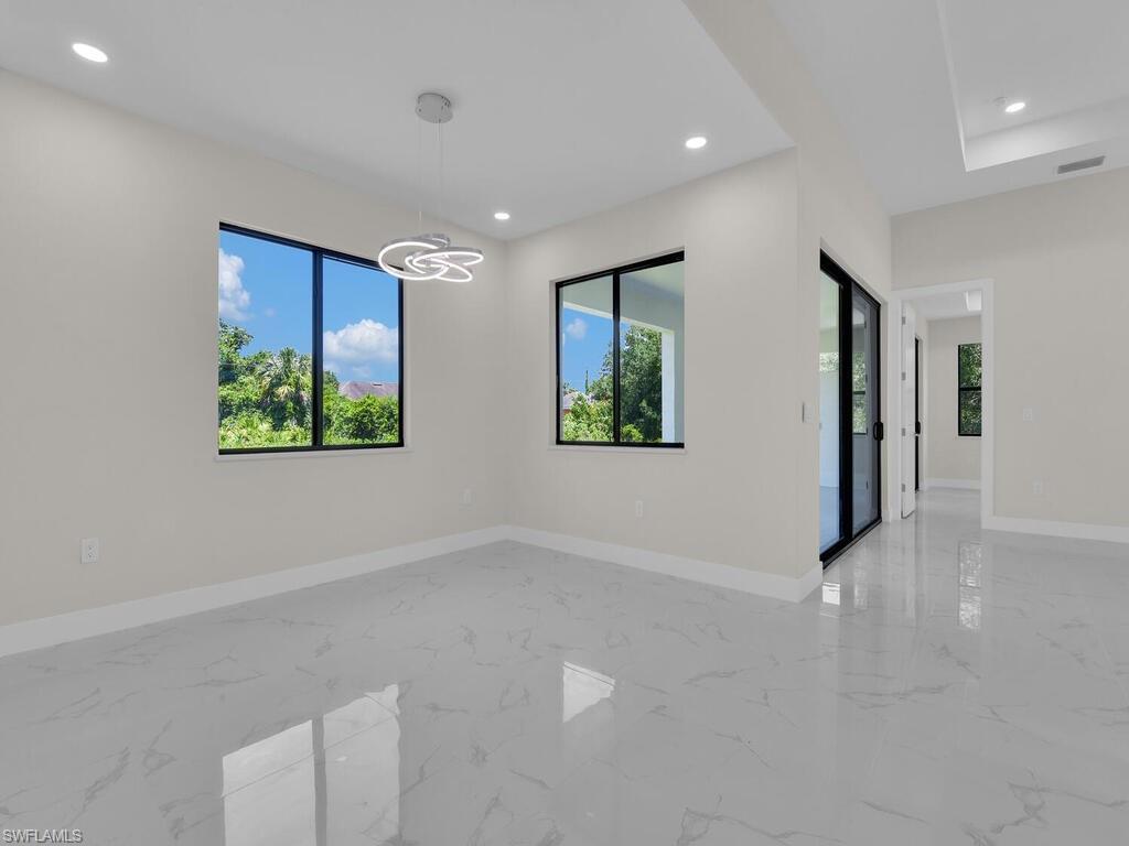 410 Plumosa AVE