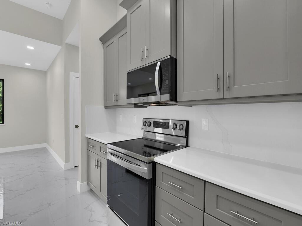 410 Plumosa AVE