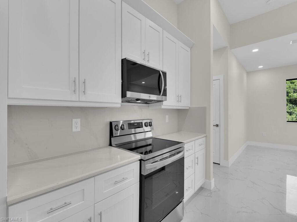 410 Plumosa AVE