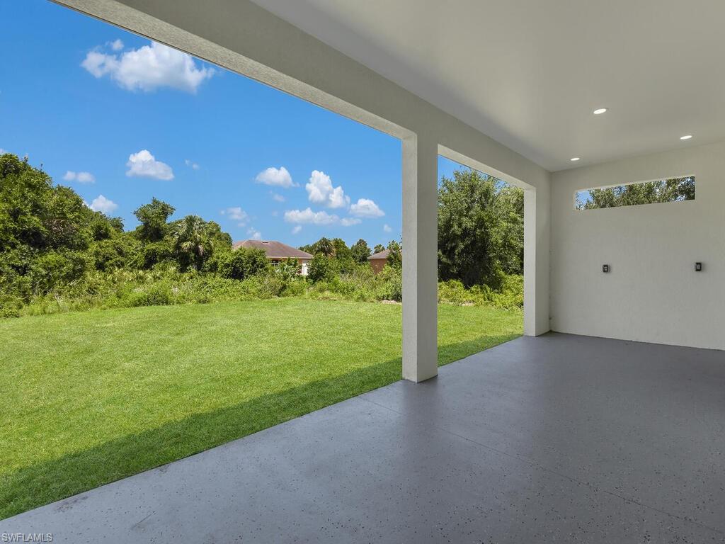 410 Plumosa AVE