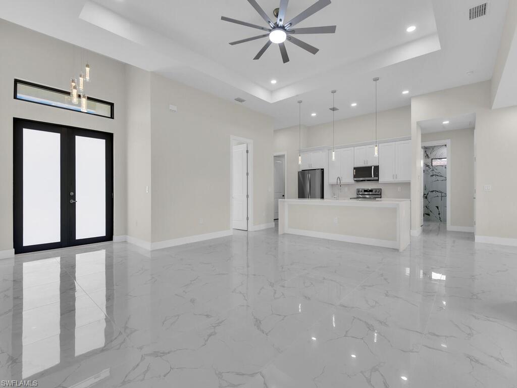 410 Plumosa AVE