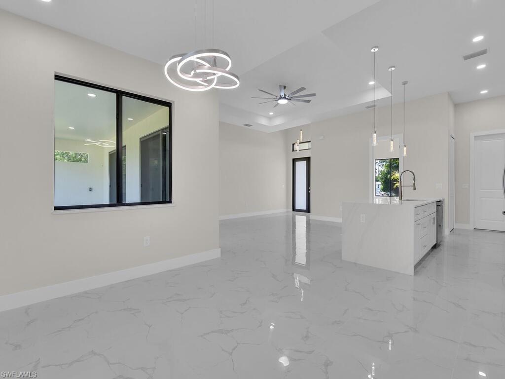 611 Lincoln AVE