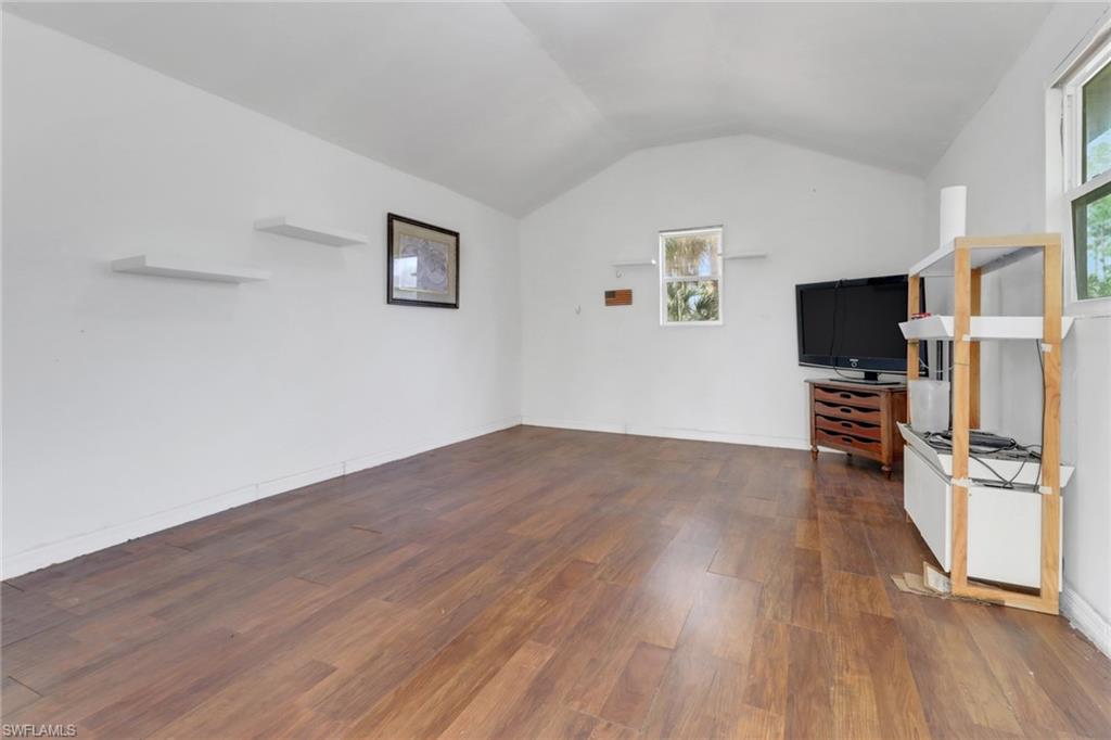 2940 14th AVE SE