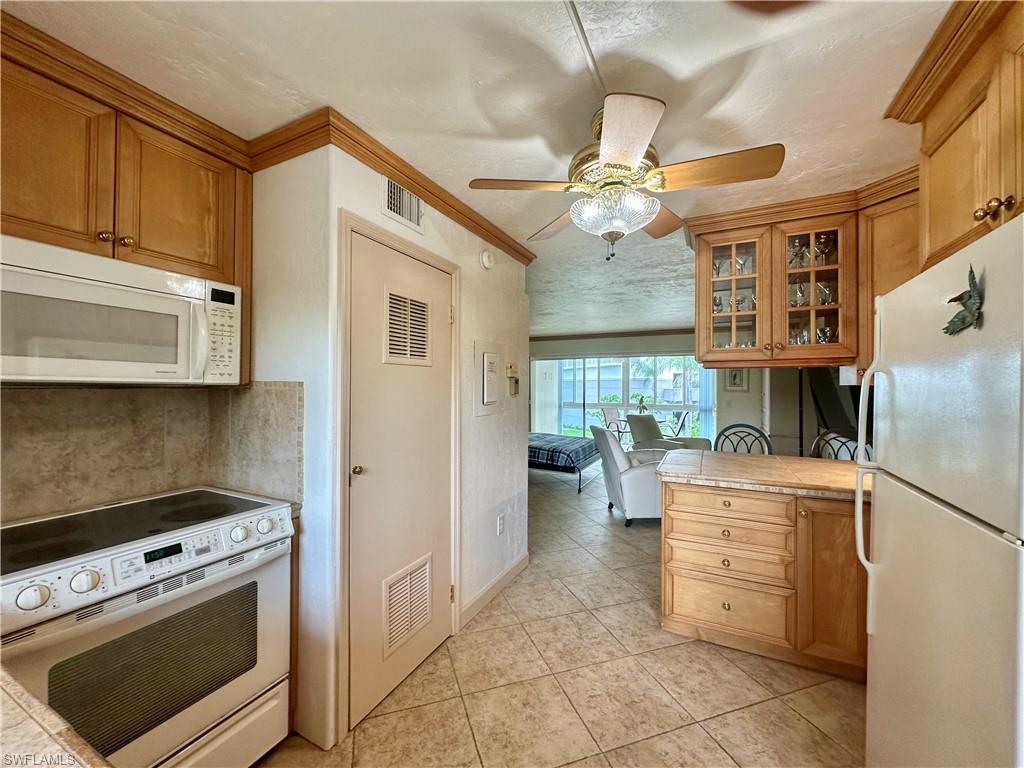 377 Vanderbilt Beach RD # 103