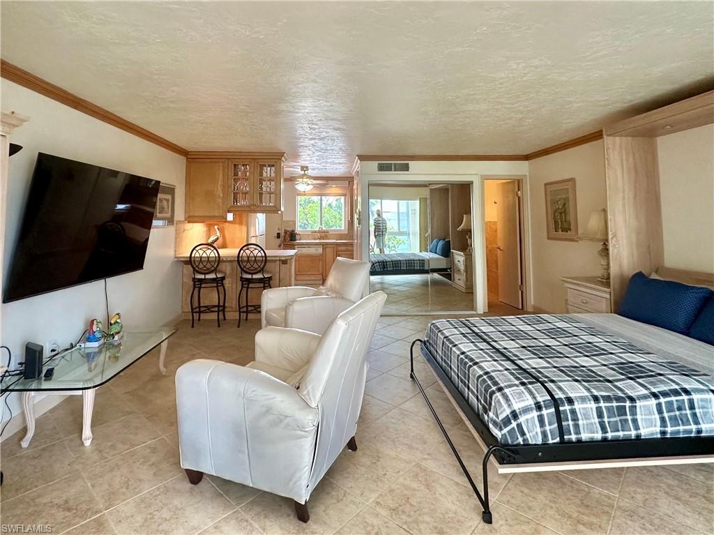 377 Vanderbilt Beach RD # 103