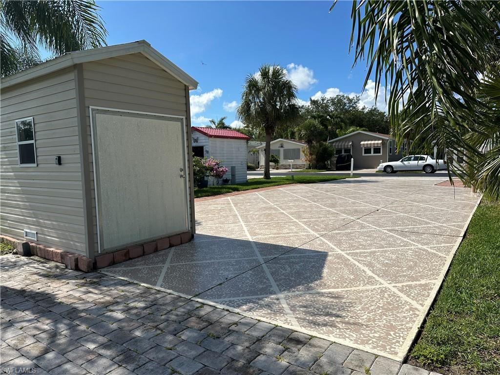 1647 Diamond Lake CIR