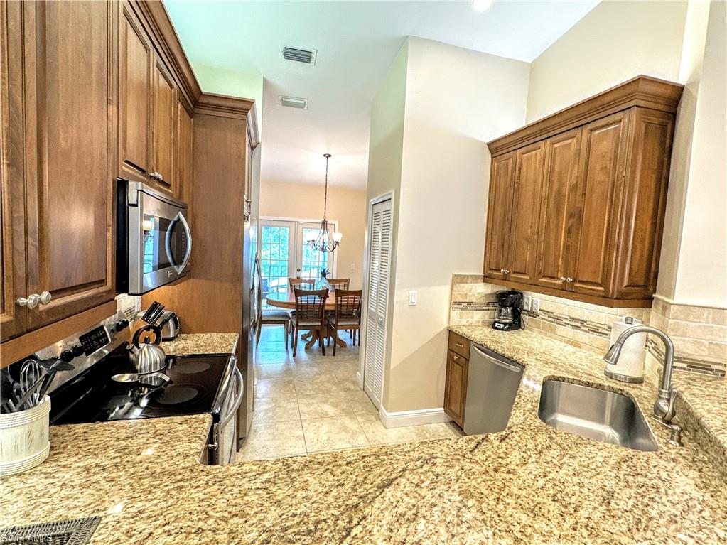 7066 Barrington CIR # 201