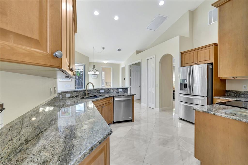 628 Hernando DR