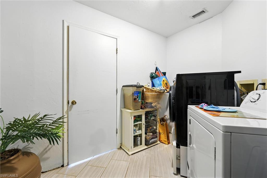 4603 Villa Capri LN